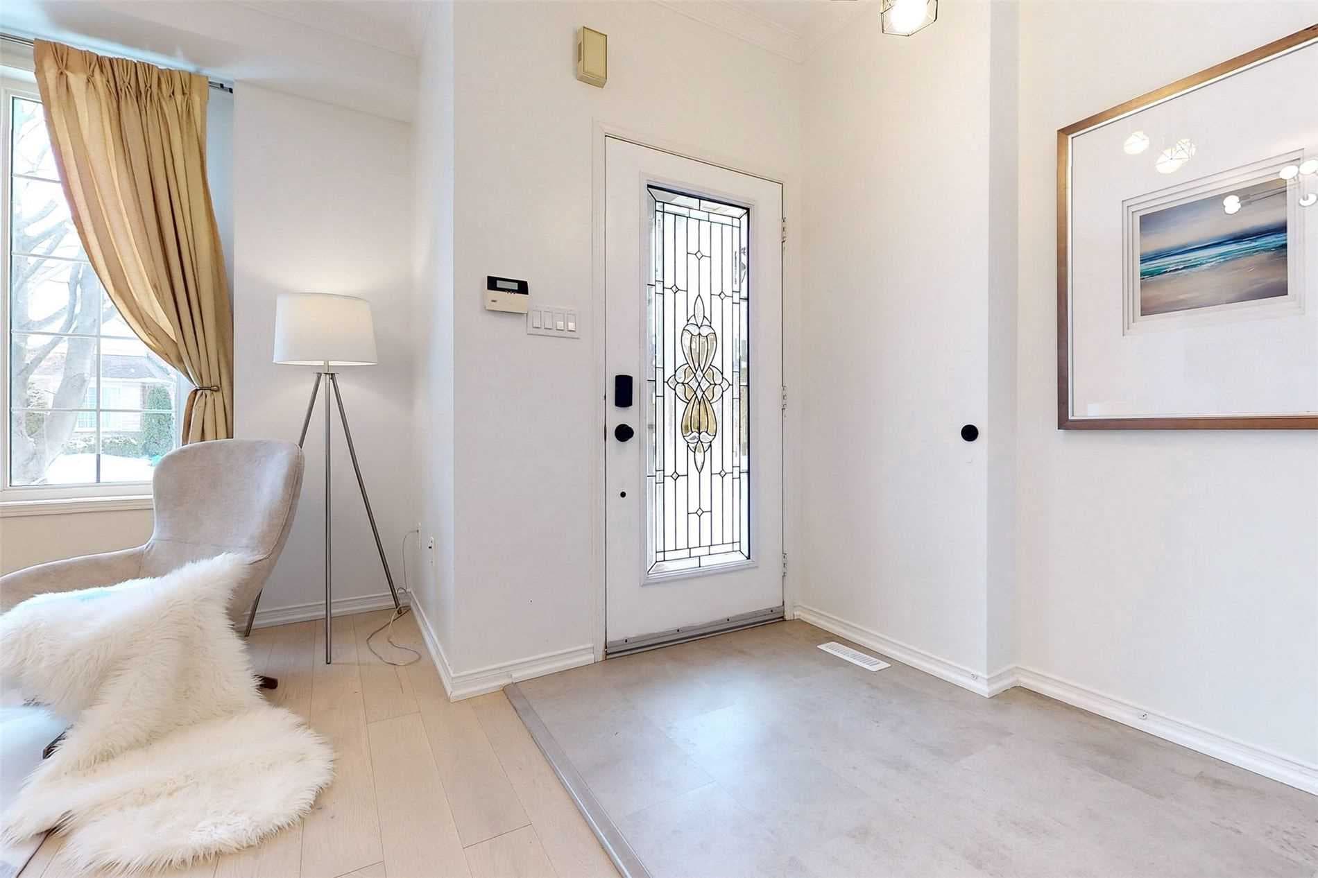 Home staging at Greenbank Dr — project photograph 8
