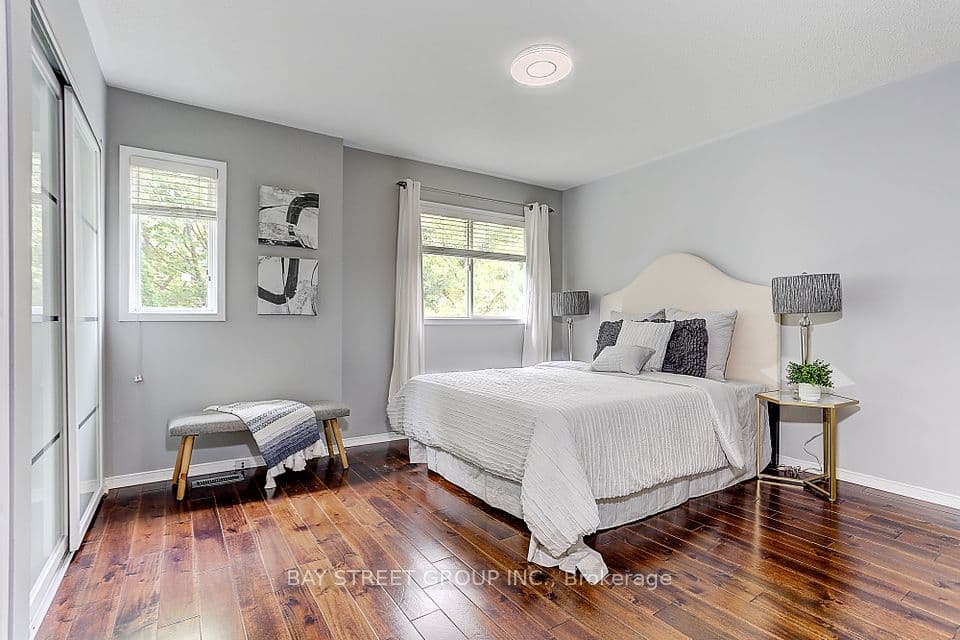 Home staging at Northern Heights Dr — project photograph 8