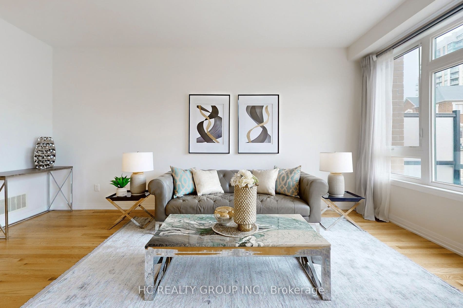 Home staging at Beer Ln — project photograph 6