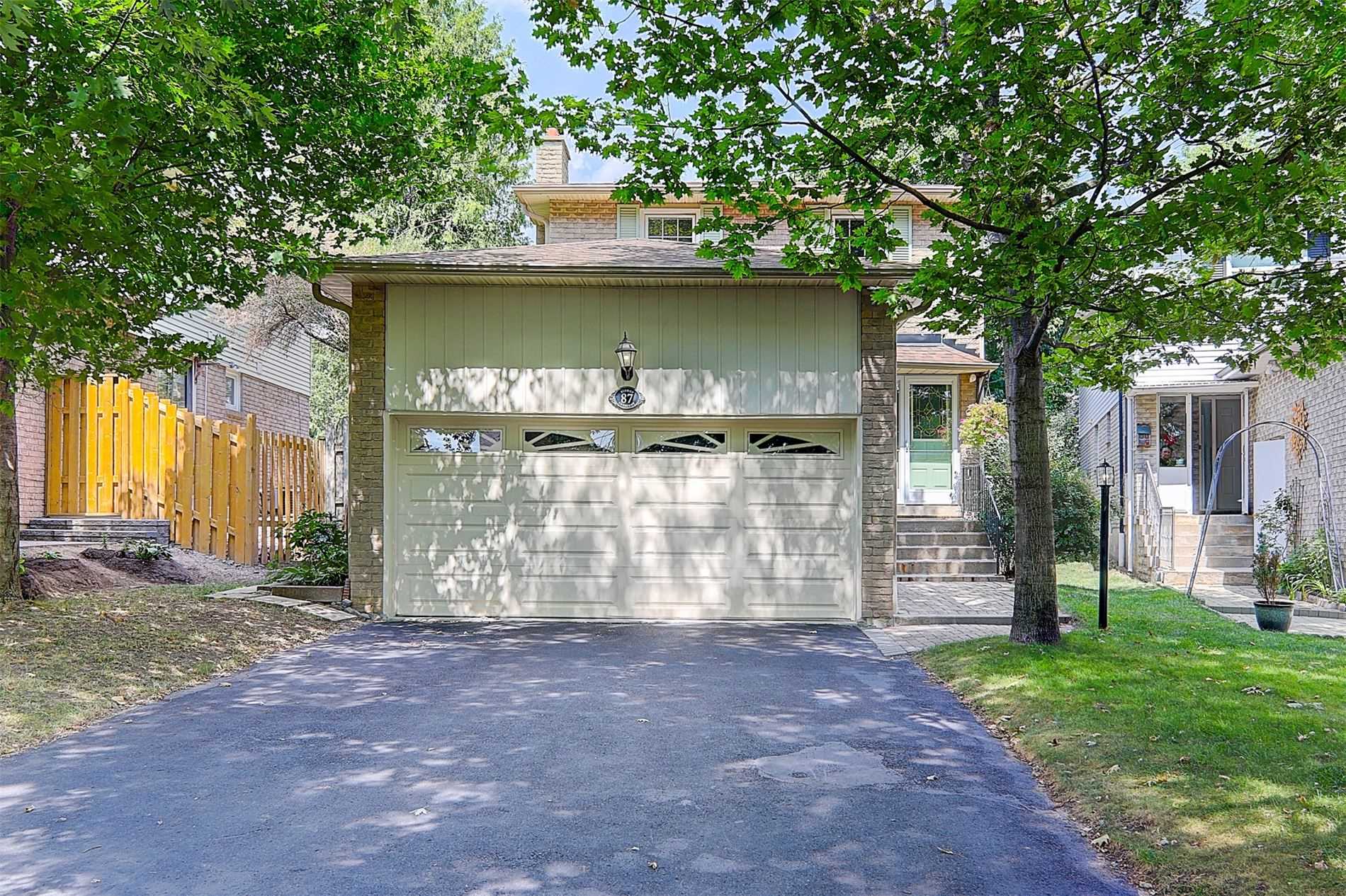 Home staging at Bishop Crescent — project photograph 1