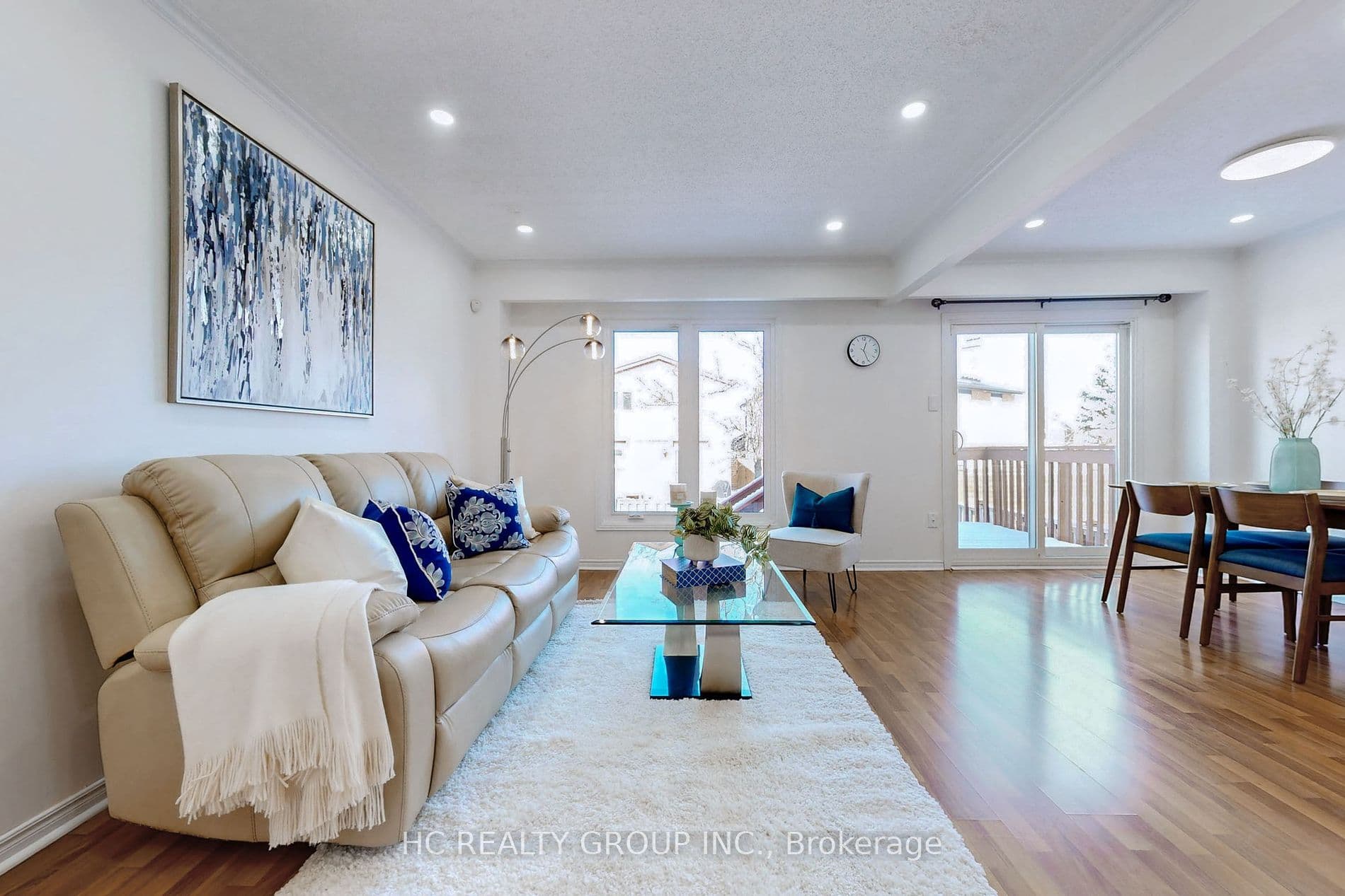 Home staging at Major Oak Terrace — project photograph 9