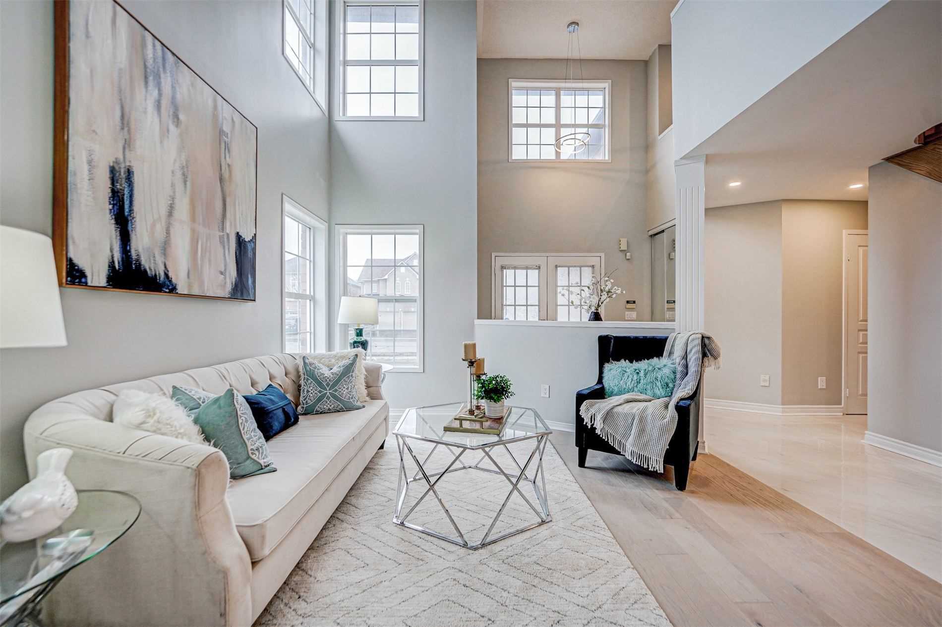 Home staging at Medland Ave — project photograph 5