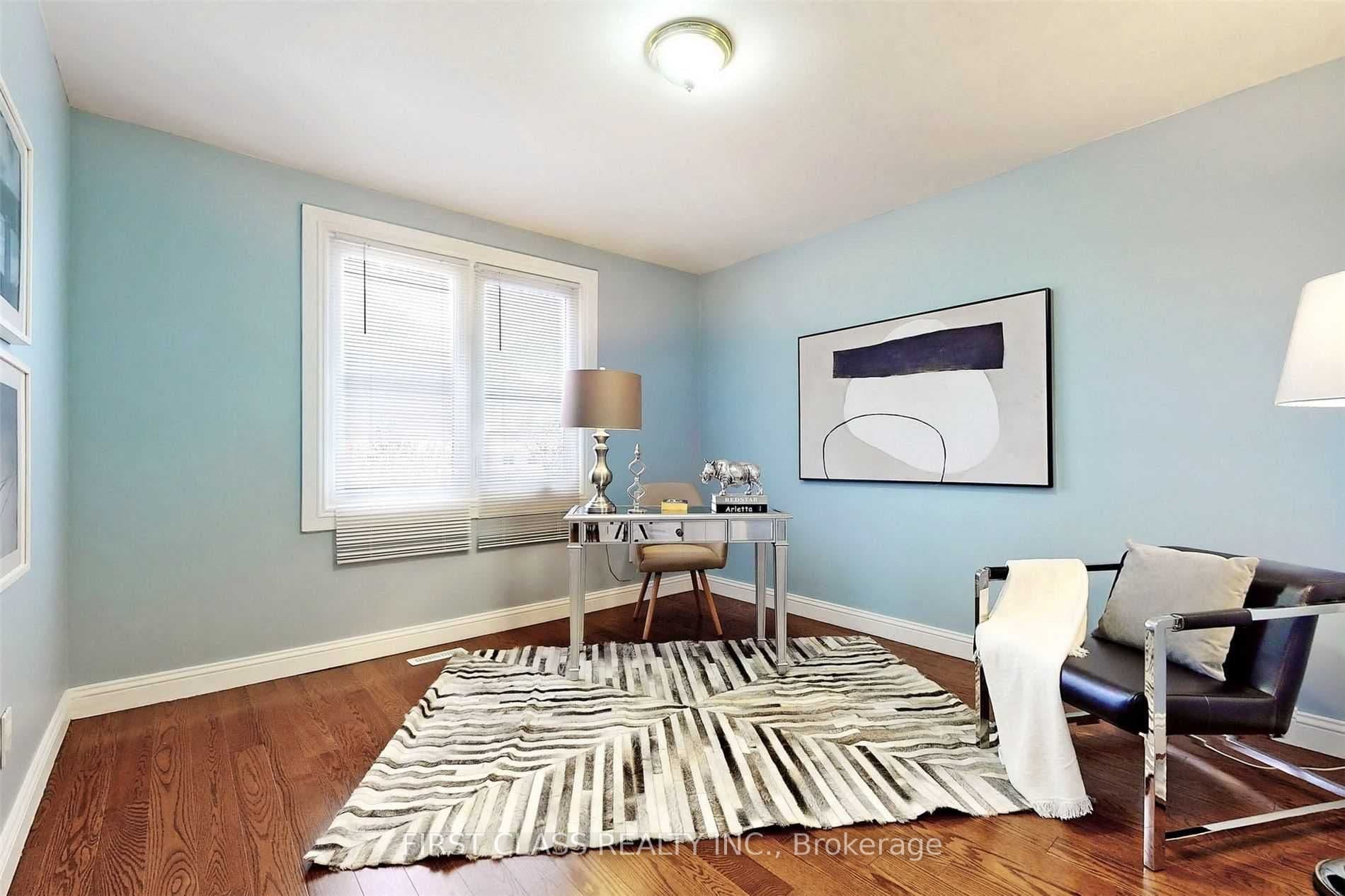 Home staging at Parmeer Dr — project photograph 10