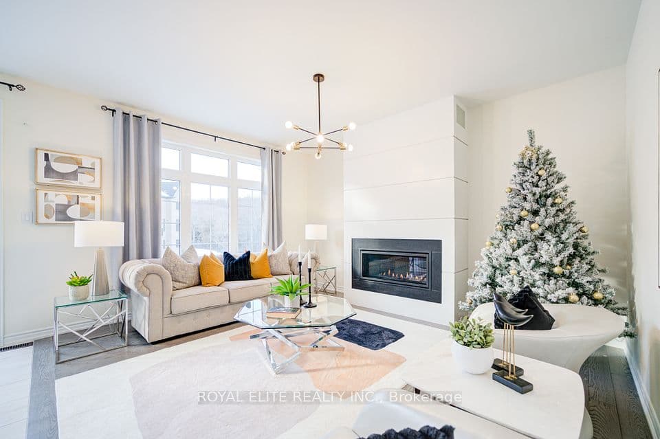 Home staging at Silk Twist Dr — project photograph 14
