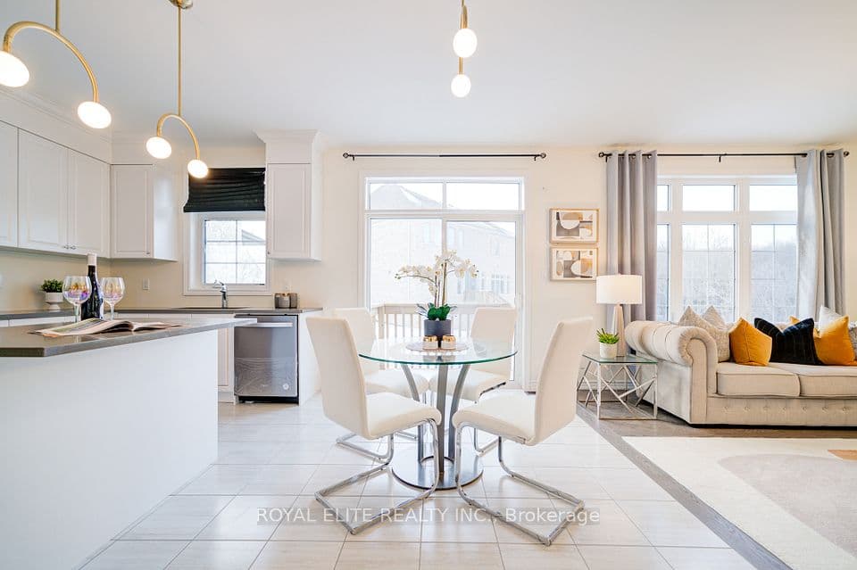 Home staging at Silk Twist Dr — project photograph 3