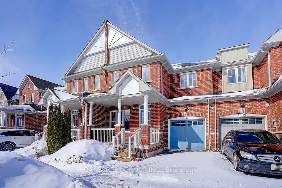 Home staging at Dovetail Dr — project photograph 1