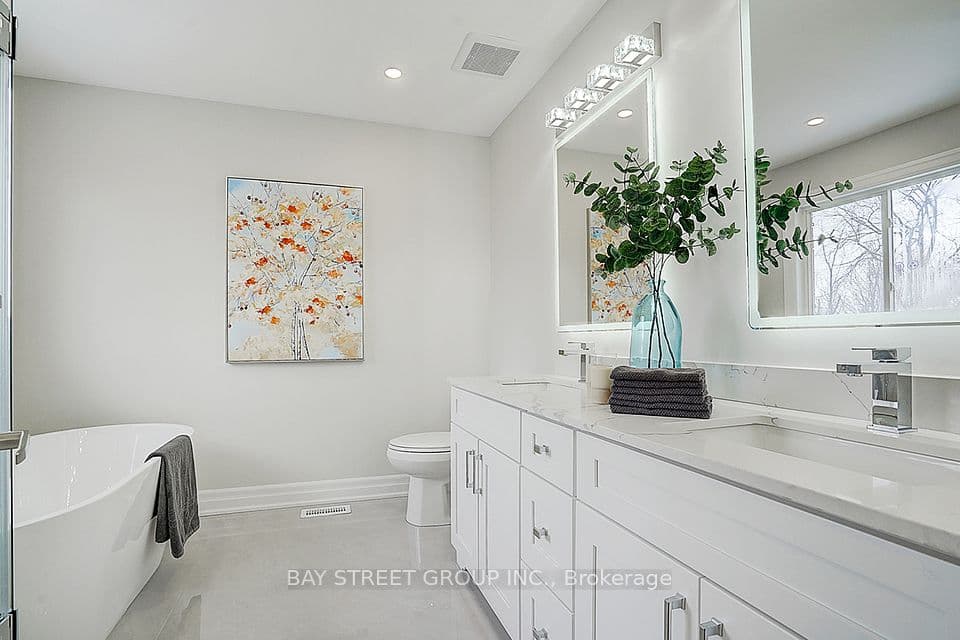 Home staging at Dovetail Dr — project photograph 14