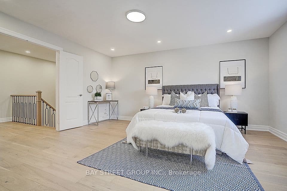 Home staging at Dovetail Dr — project photograph 3