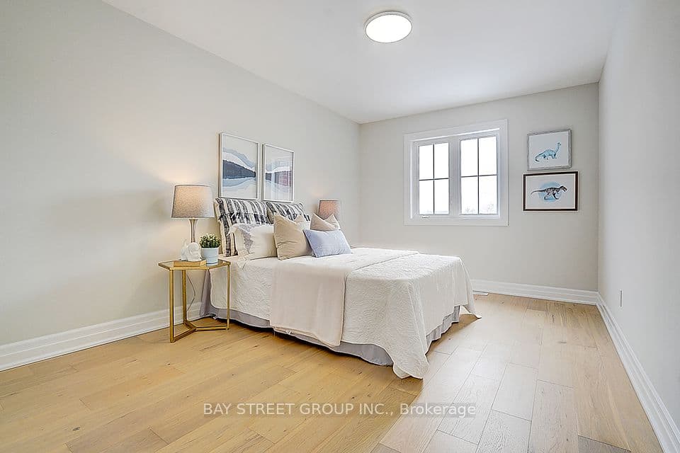 Home staging at Dovetail Dr — project photograph 7