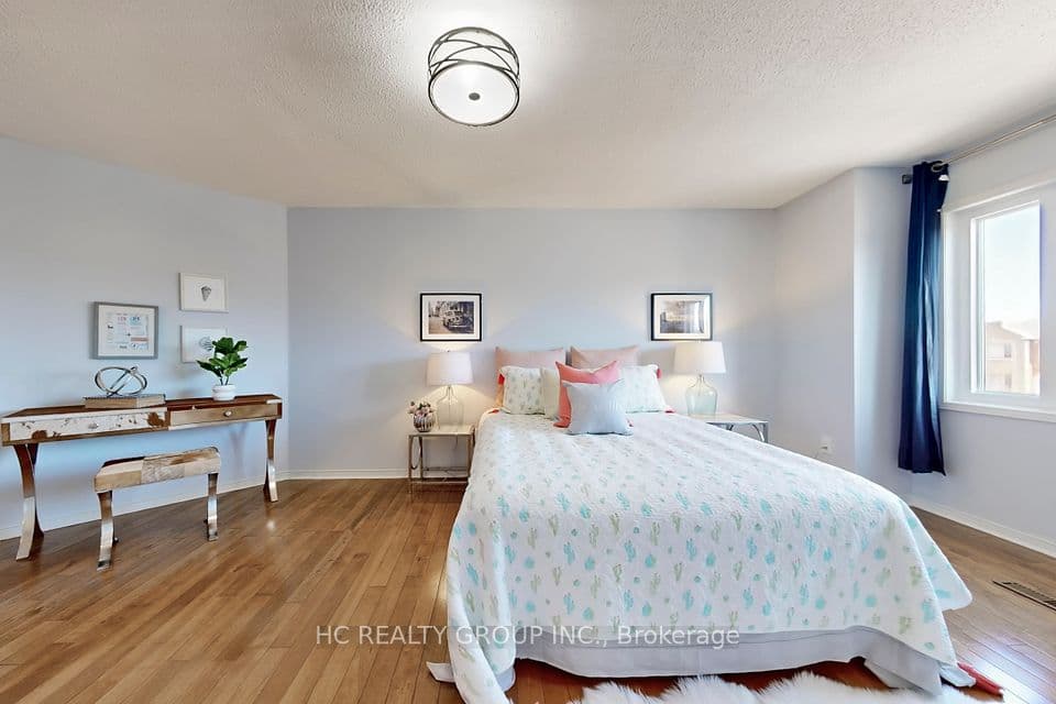 Home staging at Vanrose St — project photograph 11