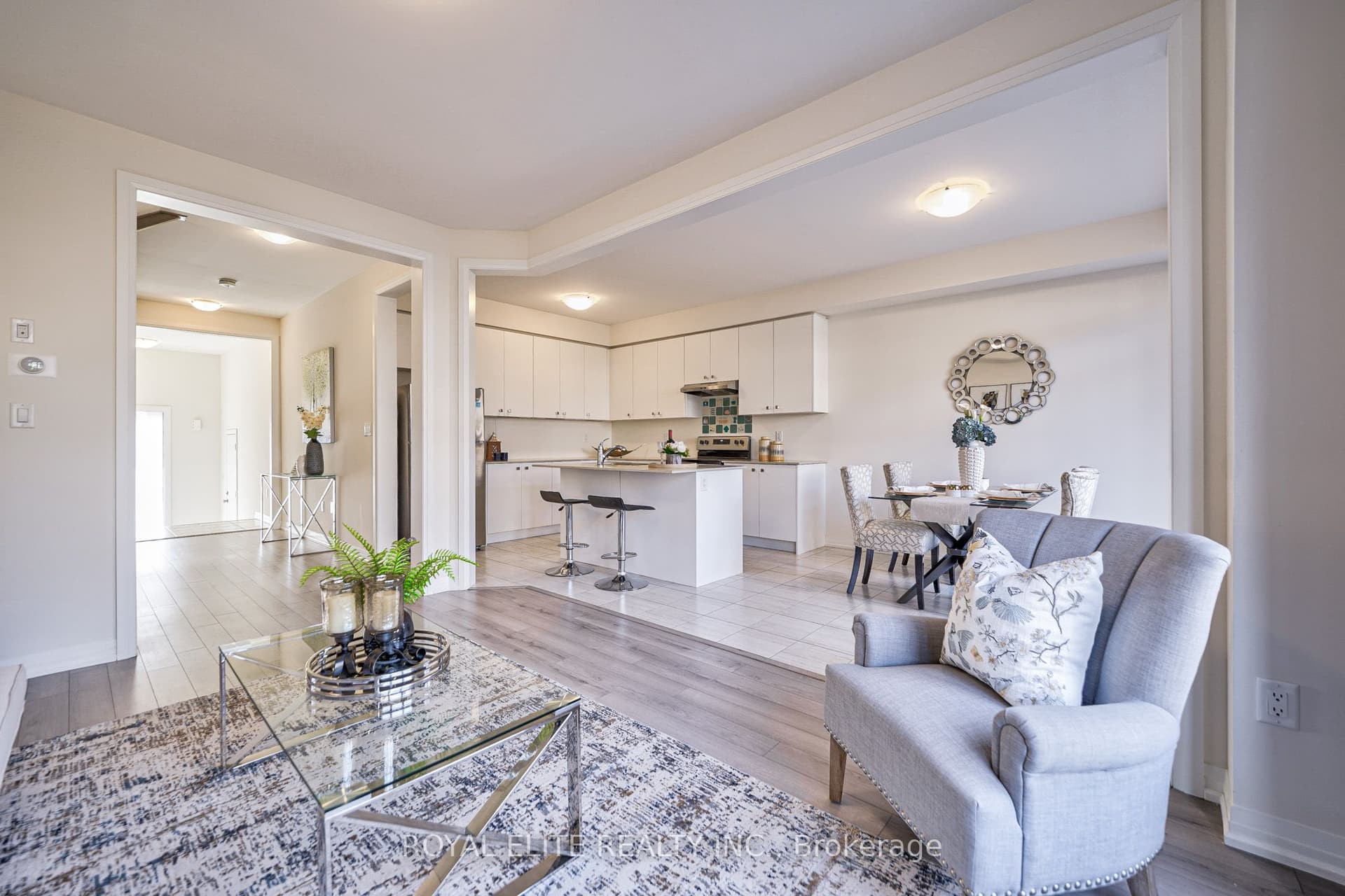 Home staging at Ogston Cres — project photograph 3