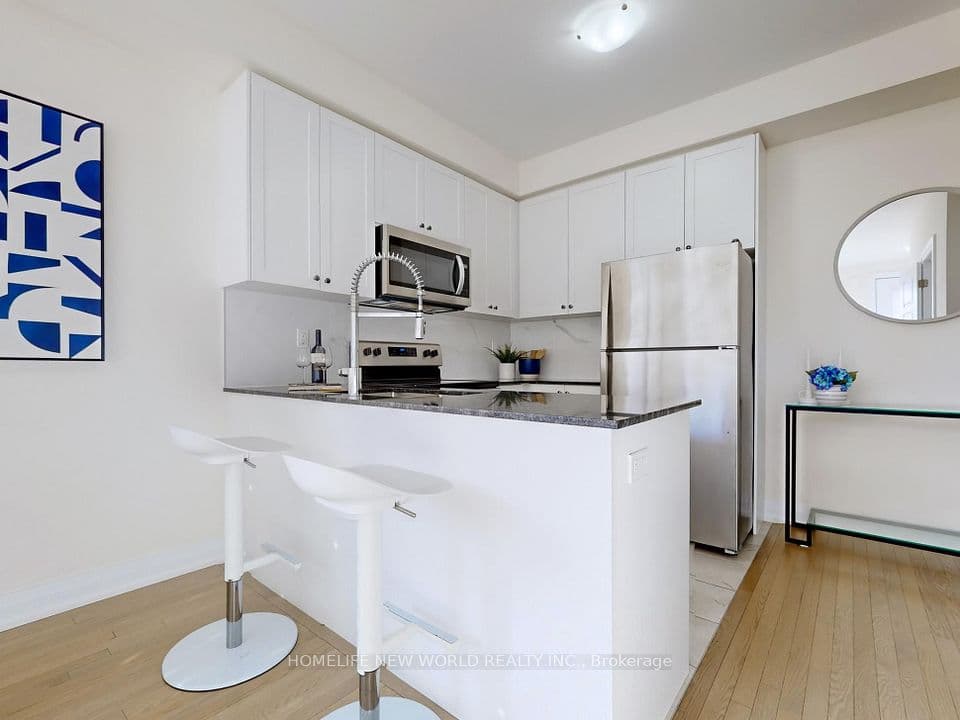 Home staging at Lawrence Ave W — project photograph 4