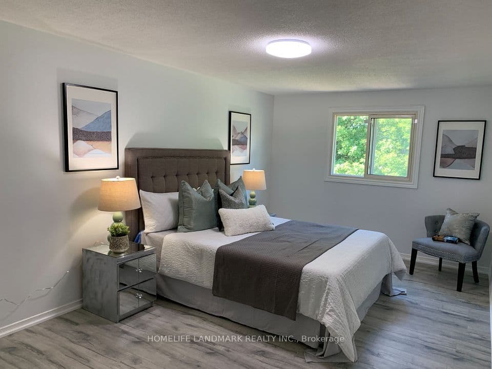 Home staging at Corbett Dr — project photograph 5