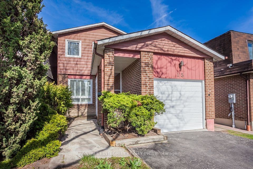 Home staging at Plumbrook Crescent — project photograph 1