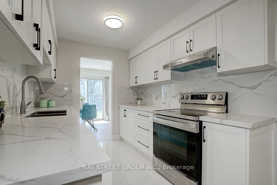 Home staging at Belinda Square — project photograph 4