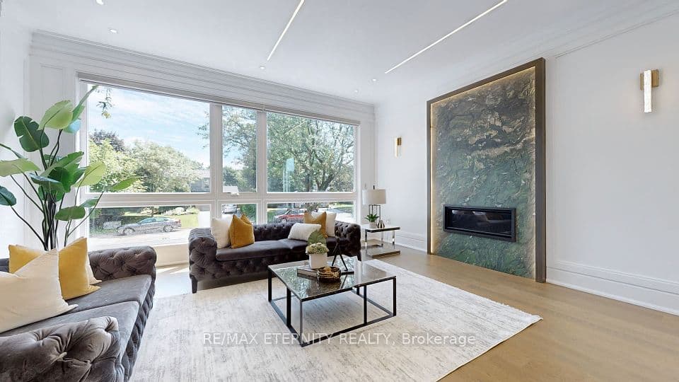 Home staging at Sanderson Crescent — project photograph 6